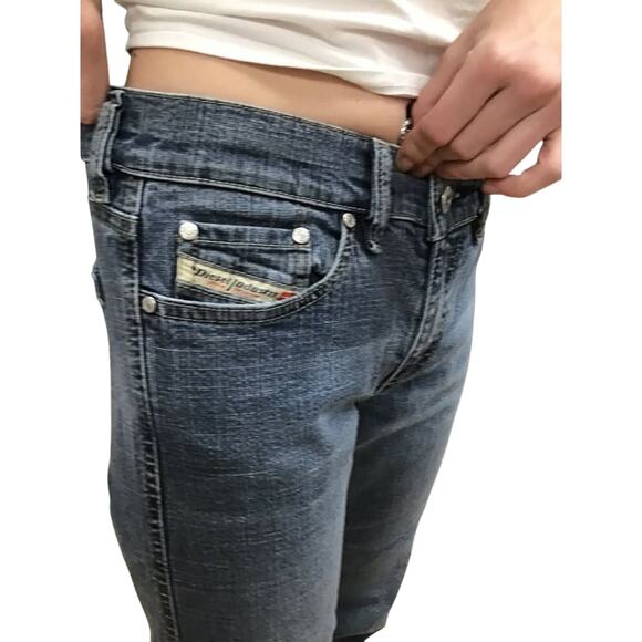 Y2K Diesel 27/31 Mid-Rise Bootcut Jeans – Medium Wash - Picture 7 of 10